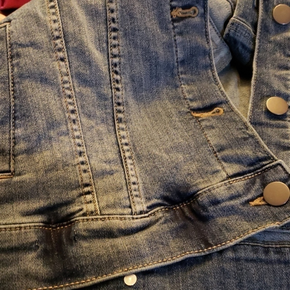 Disney Distressed Denim Jacket with Sewn on Metal Disney Charms sz1 EUC - Picture 8 of 13